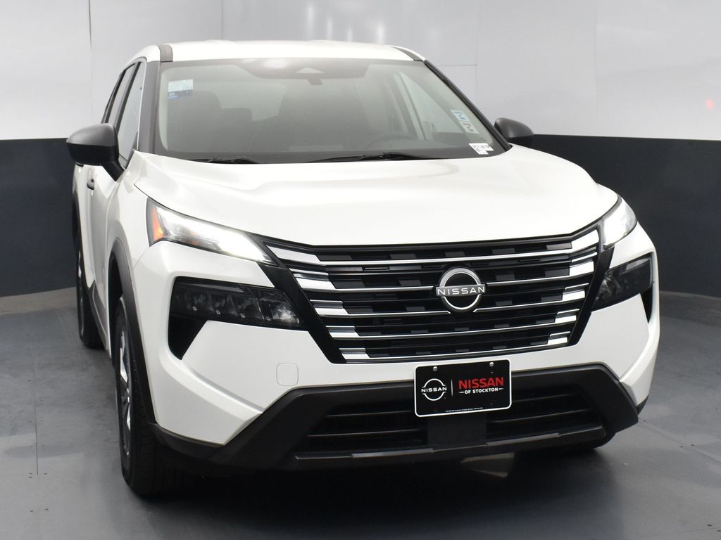 2024 Nissan Rogue S photo 2