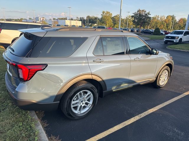 2025 Ford Explorer photo 11