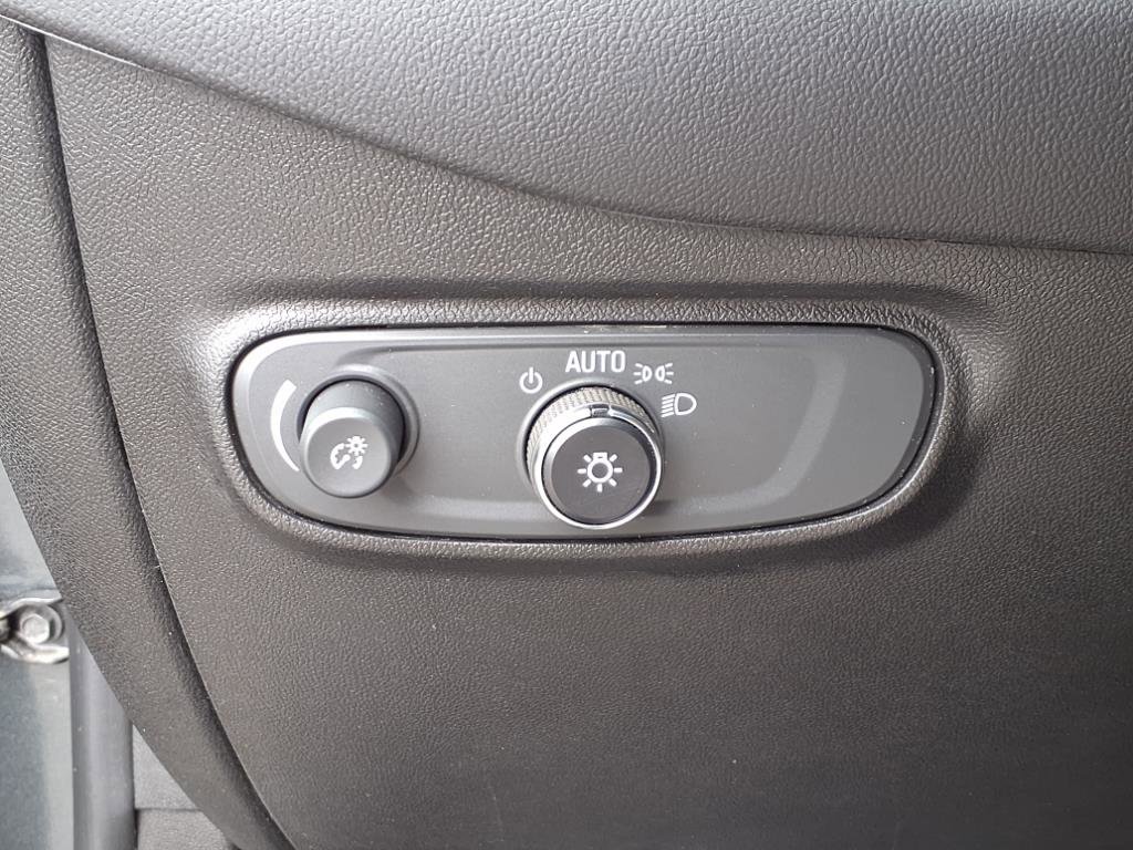2021 Chevrolet Equinox LS photo 12