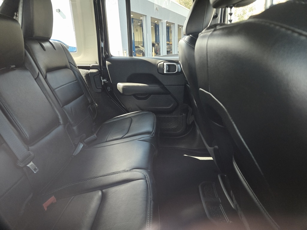 2021 Jeep Wrangler Unlimited Sahara photo 12