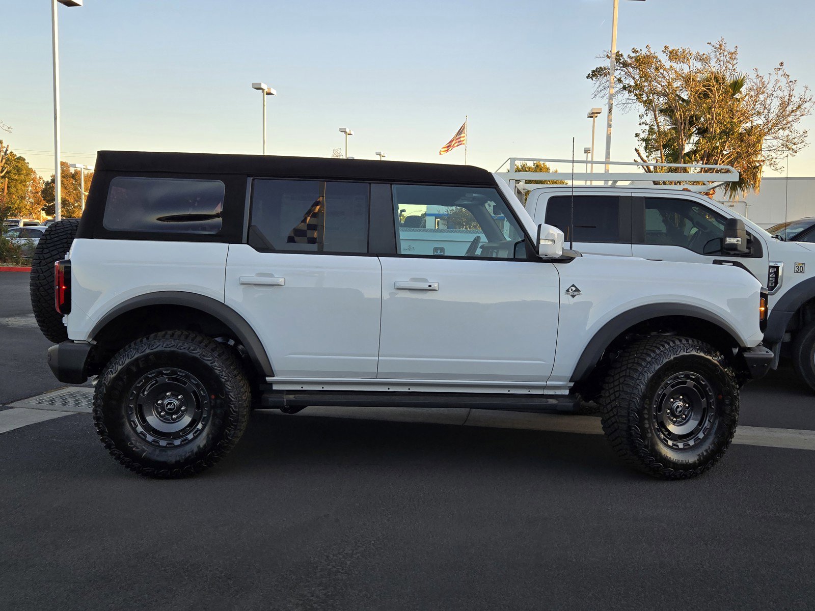 2024 Ford Bronco Outer Banks photo 4