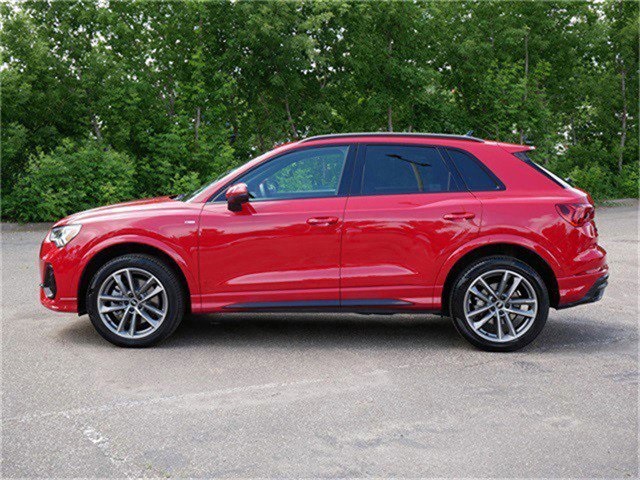 2022 Audi Q3 S line Premium Plus photo 4