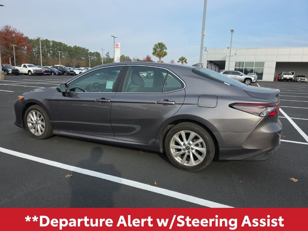 2023 Toyota Camry LE photo 4