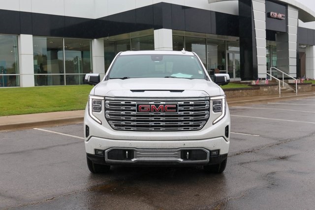 Used 2023 White GMC Denali image 3