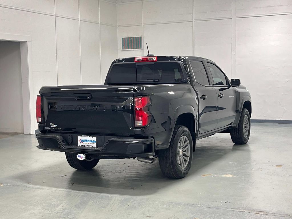 2026 Chevrolet Colorado LT photo 8