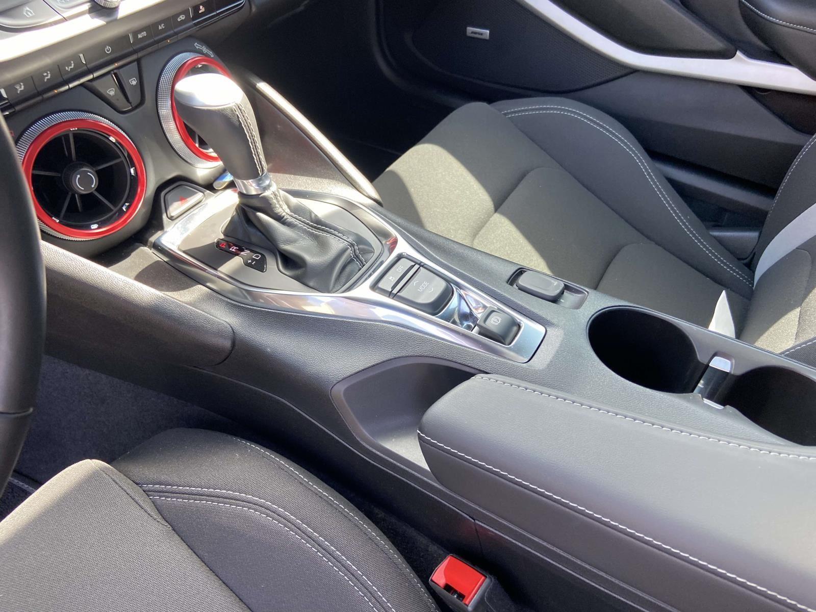 2021 Chevrolet Camaro 1LT photo 10
