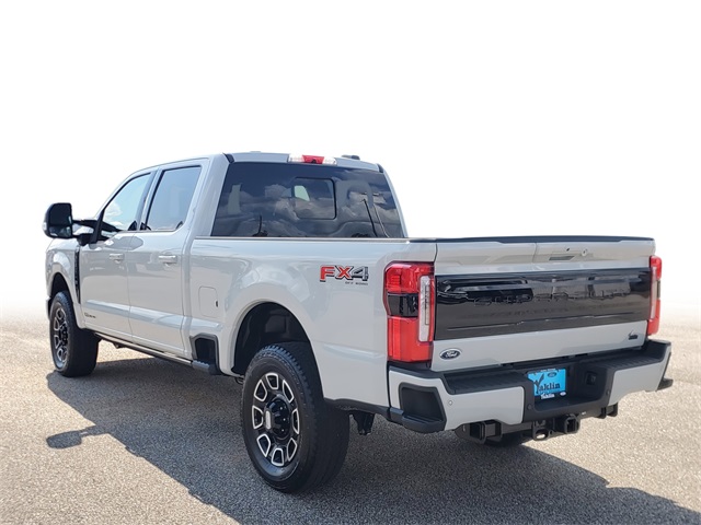 2025 Ford F-250 Platinum photo 4