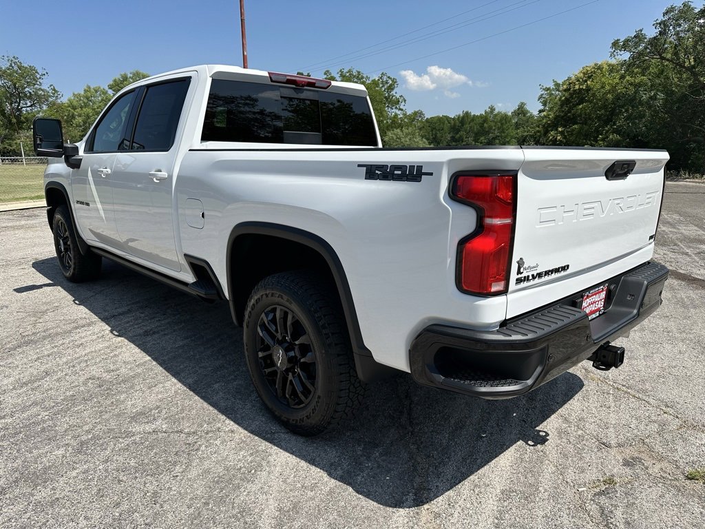 2025 Chevrolet Silverado 2500HD LTZ photo 5