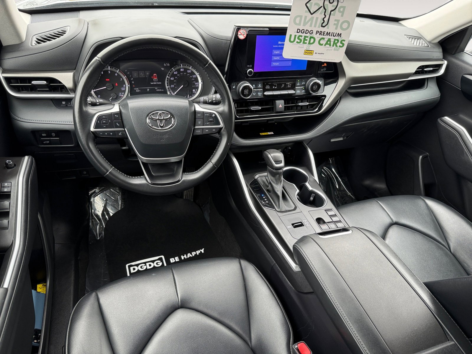 2023 Toyota Highlander XLE photo 12