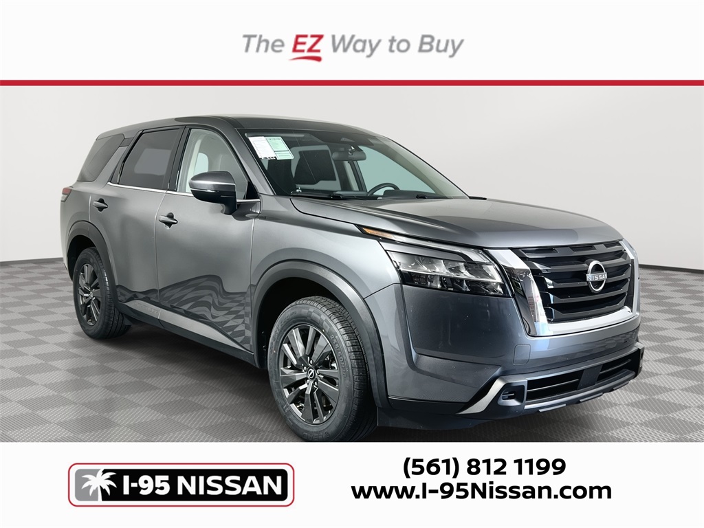 2022 Nissan Pathfinder S's photo