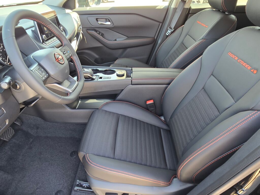 2026 Nissan Rogue SV photo 15