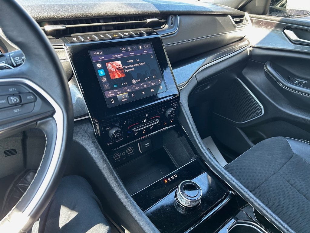2022 Jeep Grand Cherokee Altitude photo 12