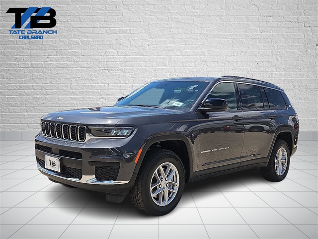 2025 Jeep Grand Cherokee L Laredo's photo