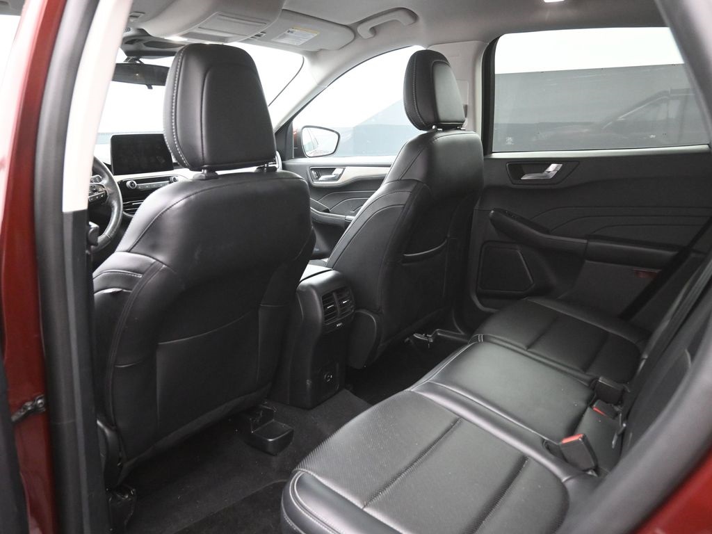 2021 Ford Escape SEL photo 2