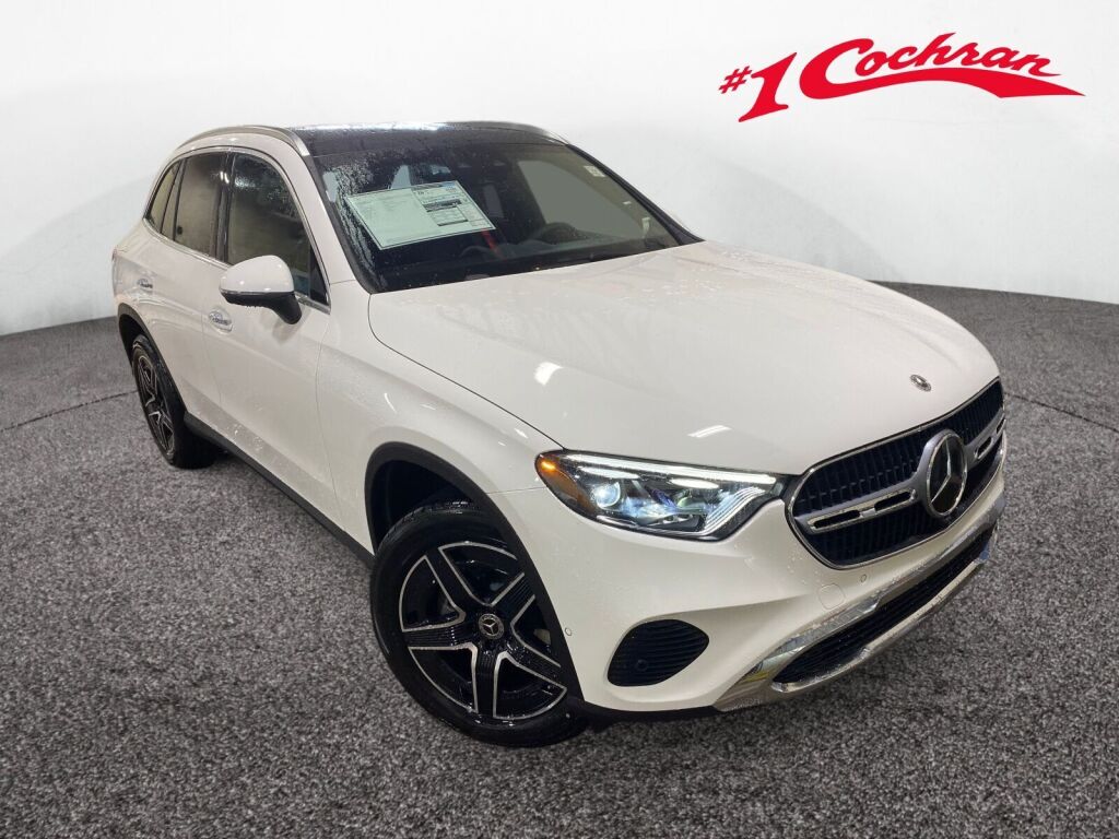 2026 Mercedes-Benz GLC Base's photo