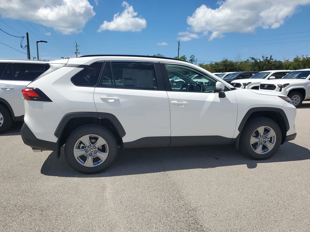 2025 Toyota RAV4 XLE photo 2
