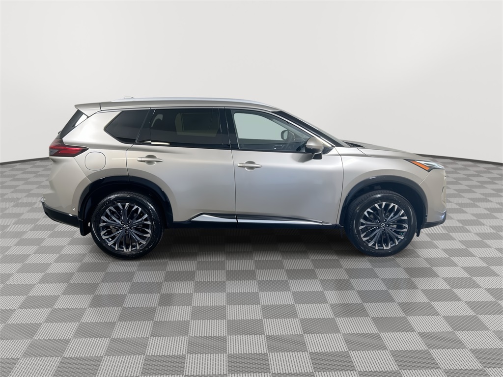 2026 Nissan Rogue Platinum photo 8