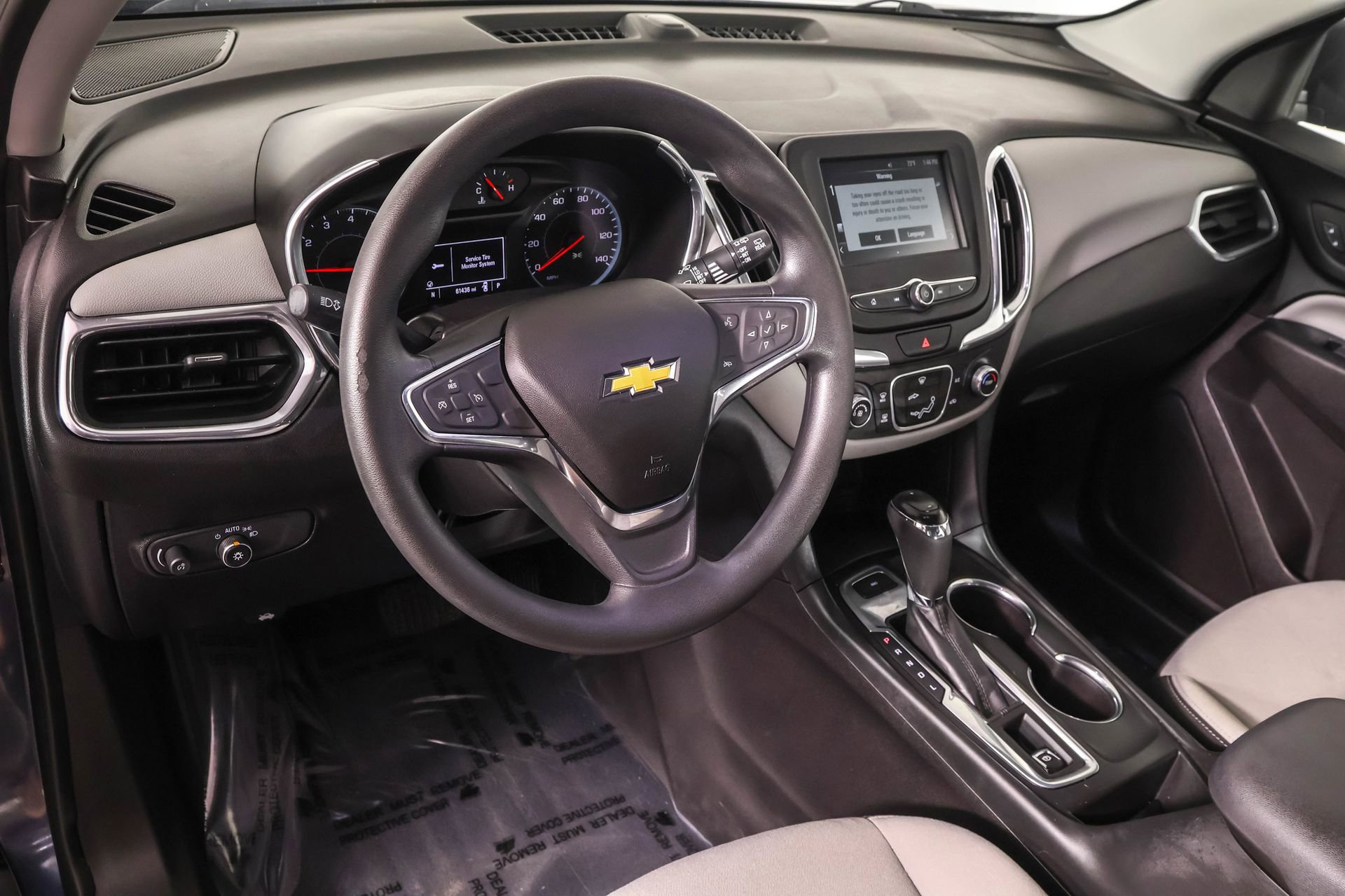 2018 Chevrolet Equinox LS photo 3