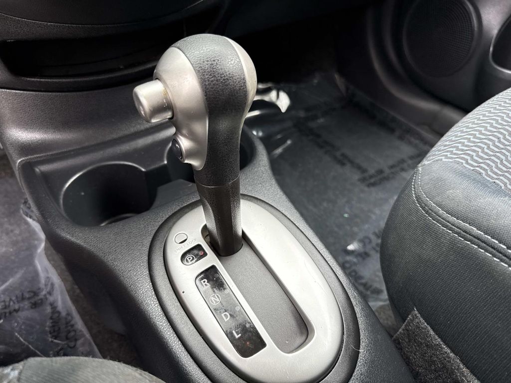2016 Nissan Versa Note SV photo 27