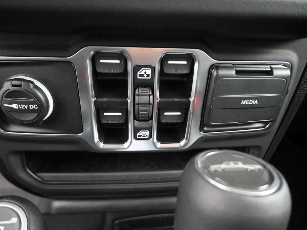 2025 Jeep Gladiator Sport photo 26