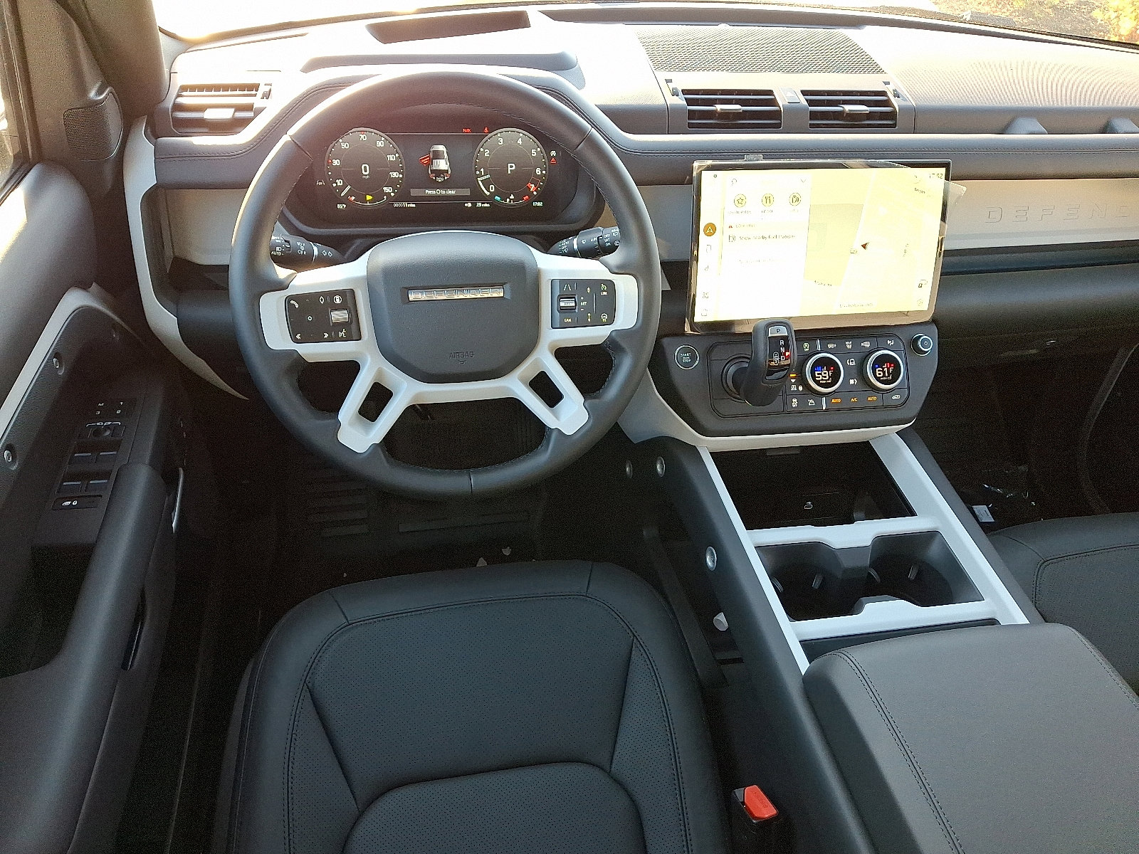 2026 Land Rover Defender 110 X-Dynamic SE photo 9