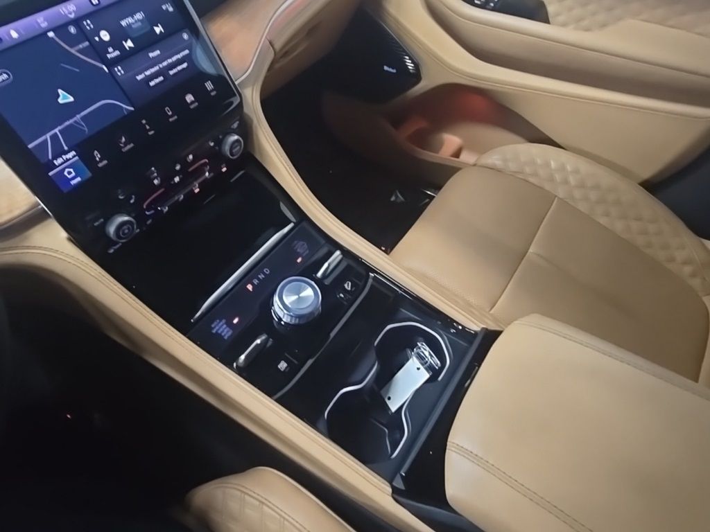 2021 Jeep Grand Cherokee L Summit Reserve photo 27