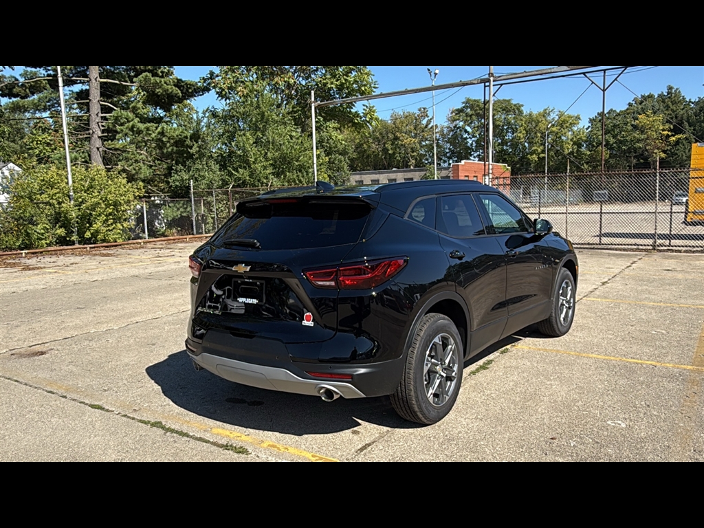 2025 Chevrolet Blazer 2LT photo 4