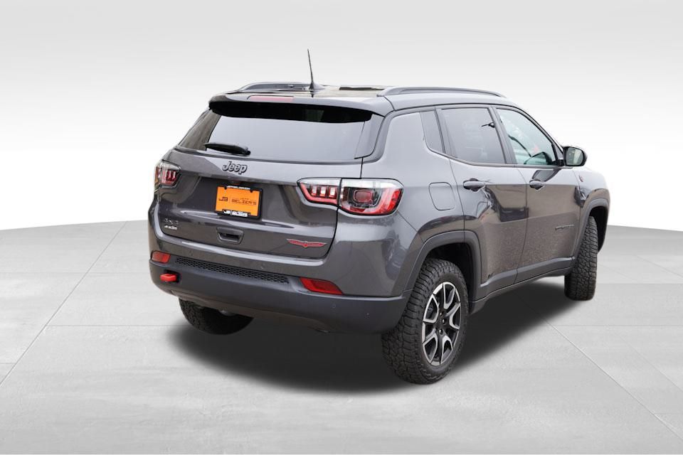 2024 Jeep Compass Trailhawk photo 4