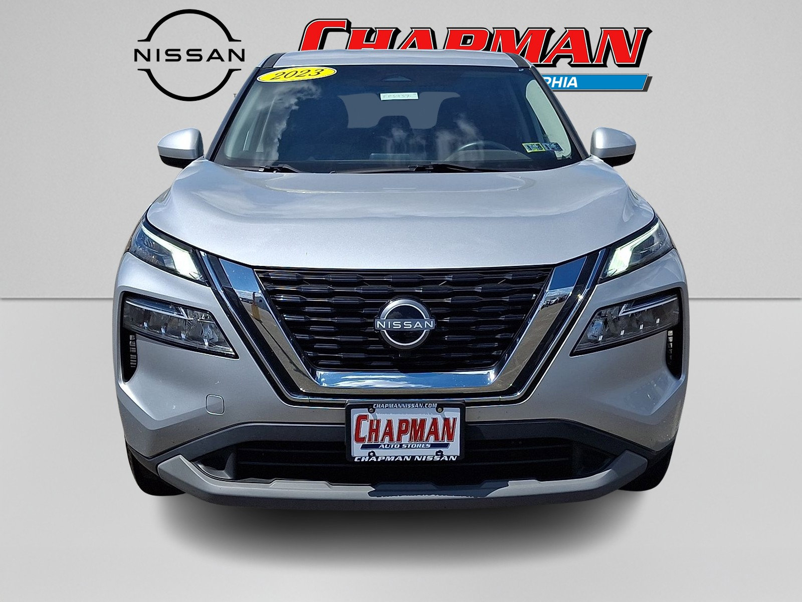 2023 Nissan Rogue SV photo 2