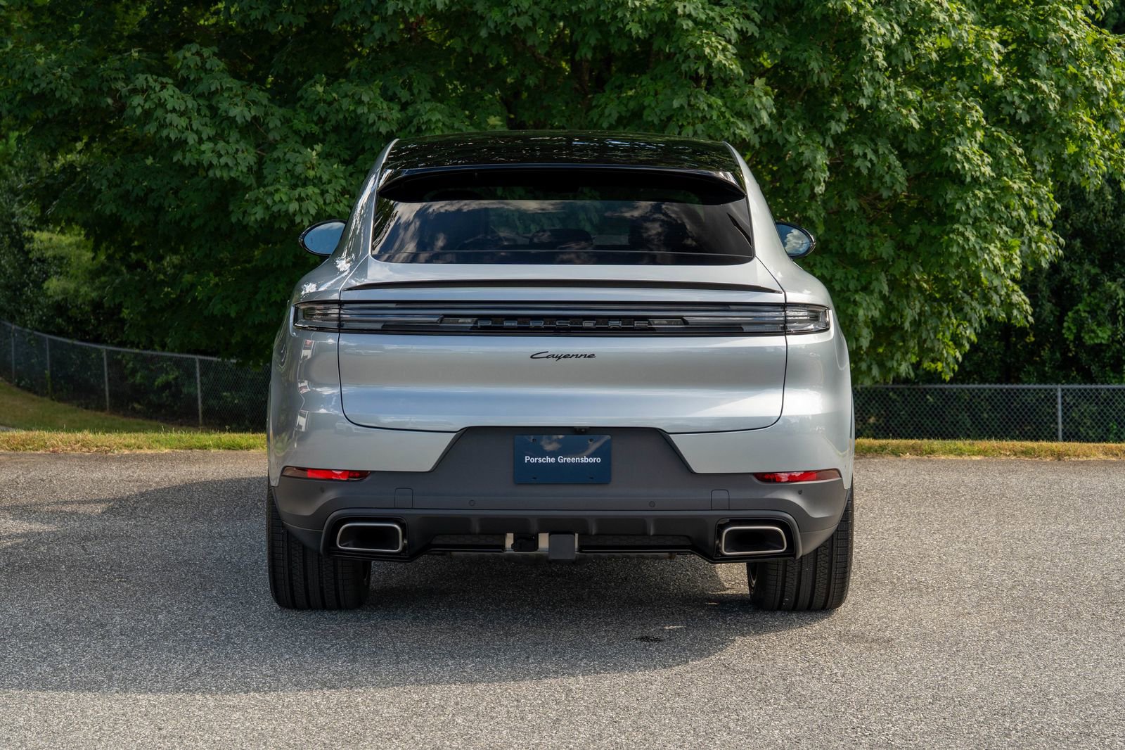 2026 Porsche Cayenne Base photo 6