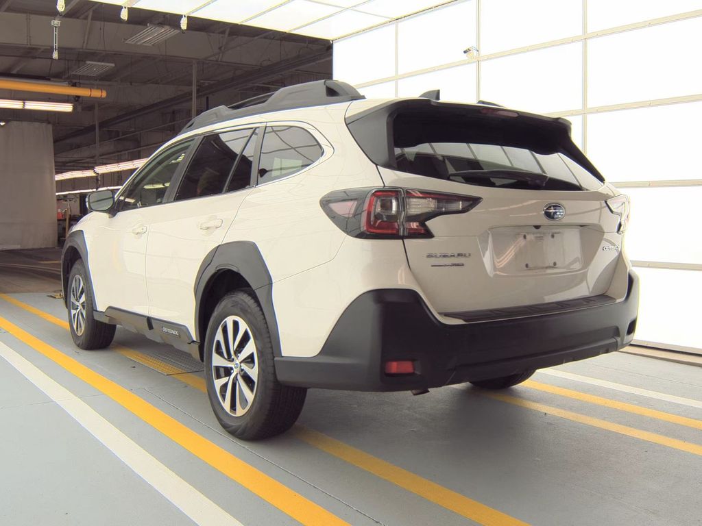 2024 Subaru Outback Premium photo 2