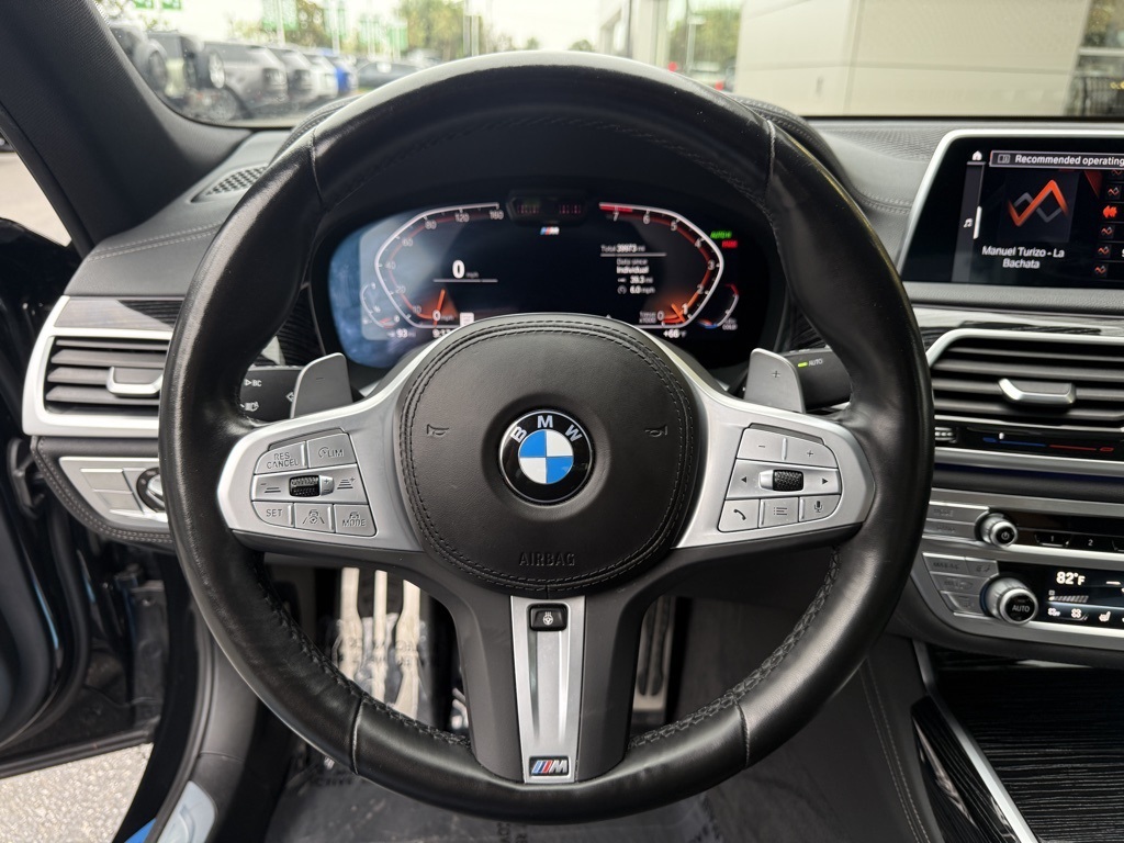 Used 2022 Black BMW 740i image 19