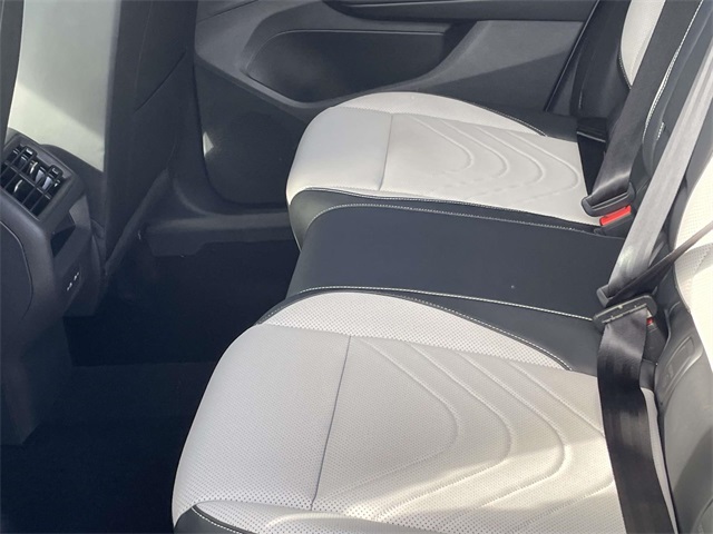 2025 Volkswagen Tiguan SE photo 3