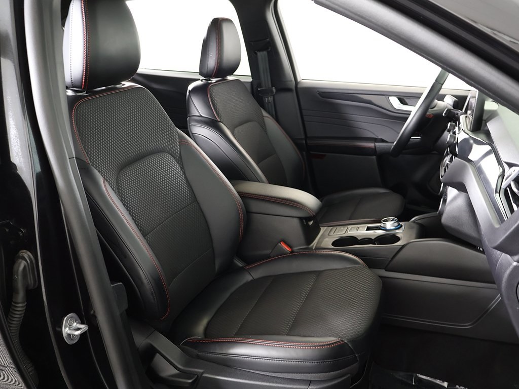 2025 Ford Escape Hybrid ST-Line Select photo 24