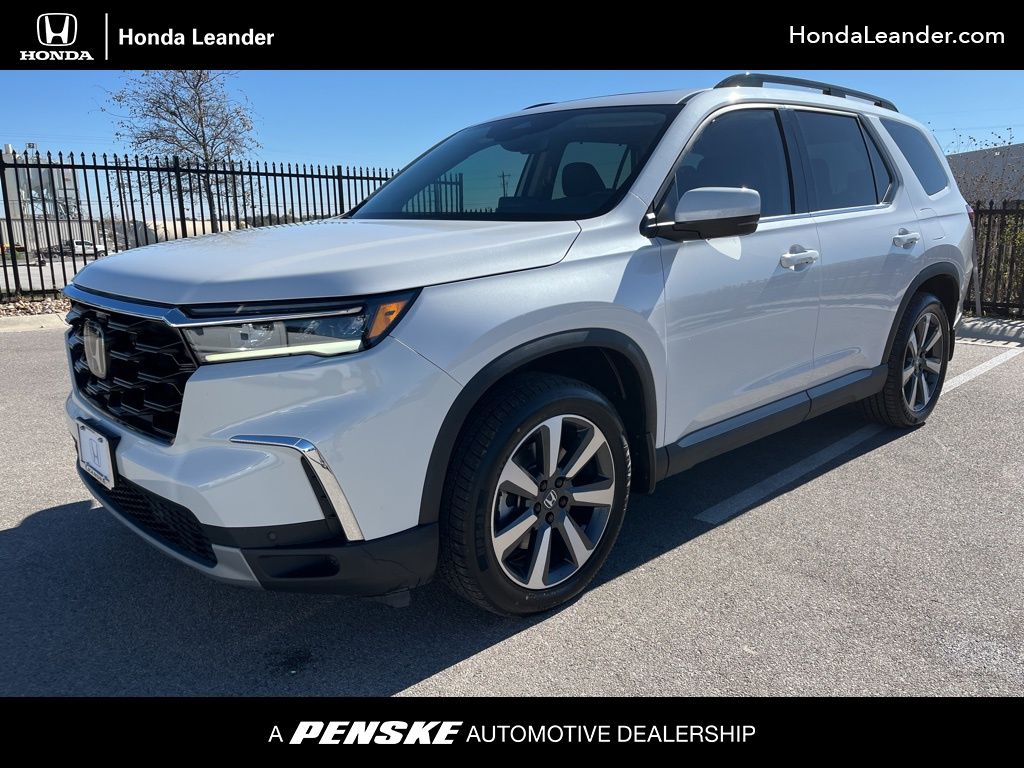 2023 Honda Pilot Touring's photo