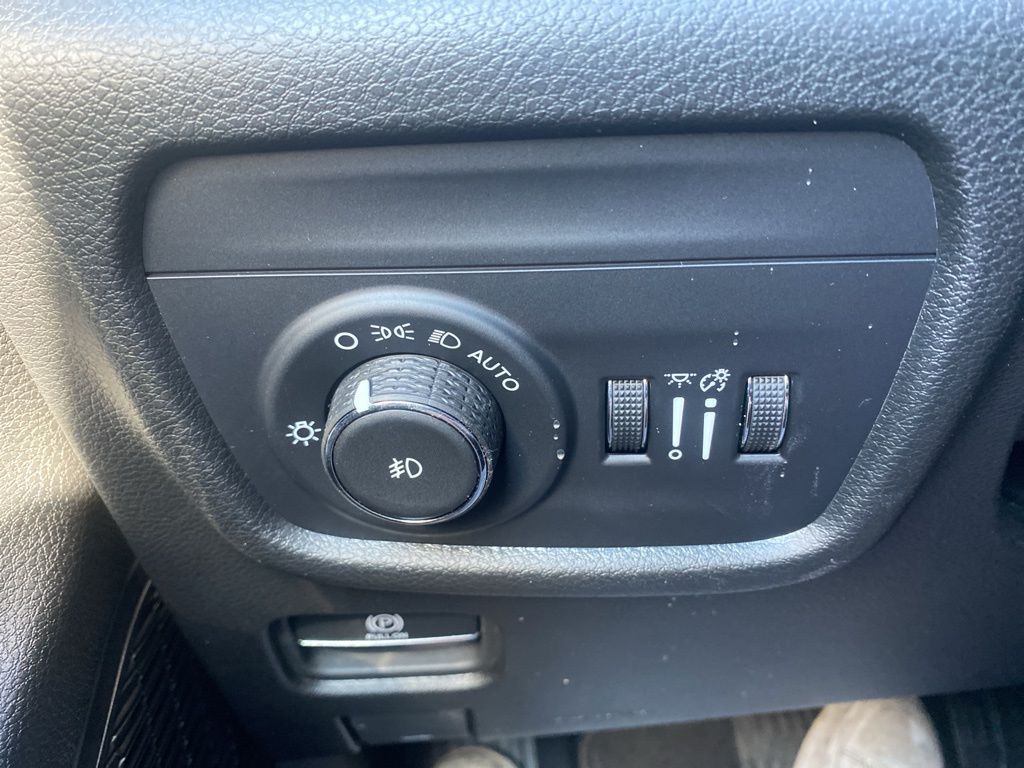 2025 Jeep Grand Cherokee Limited photo 22