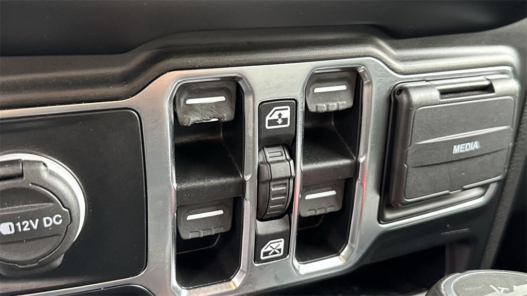 2021 Jeep Wrangler Unlimited Sahara Altitude photo 49