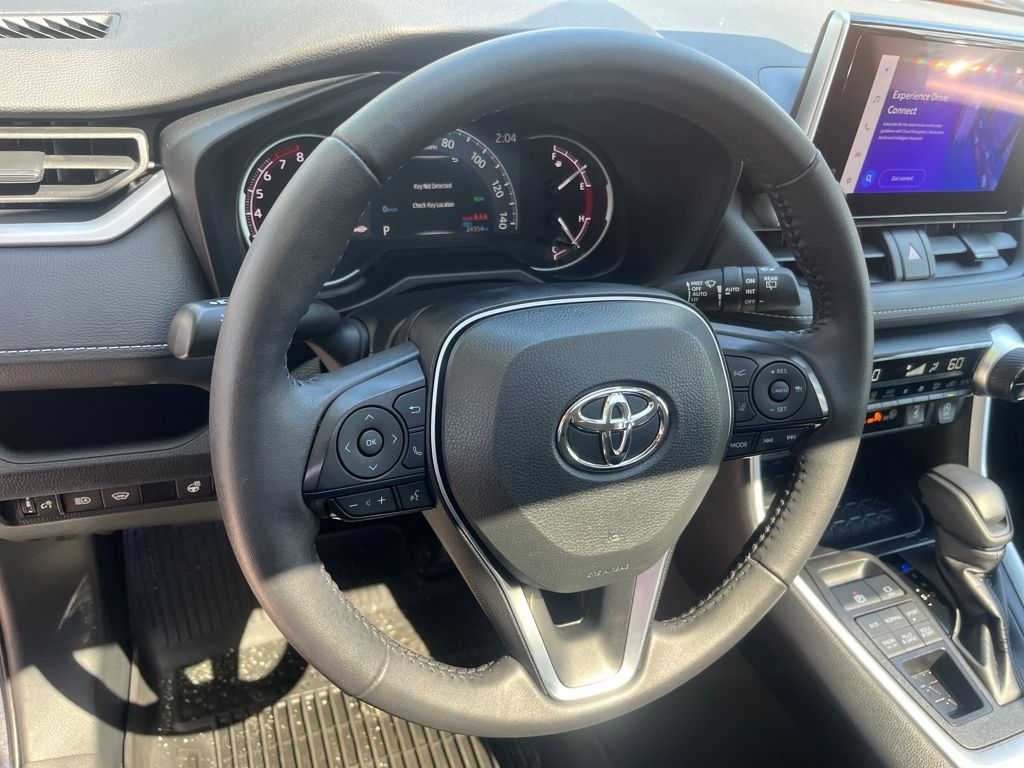 2024 Toyota RAV4 XLE photo 9
