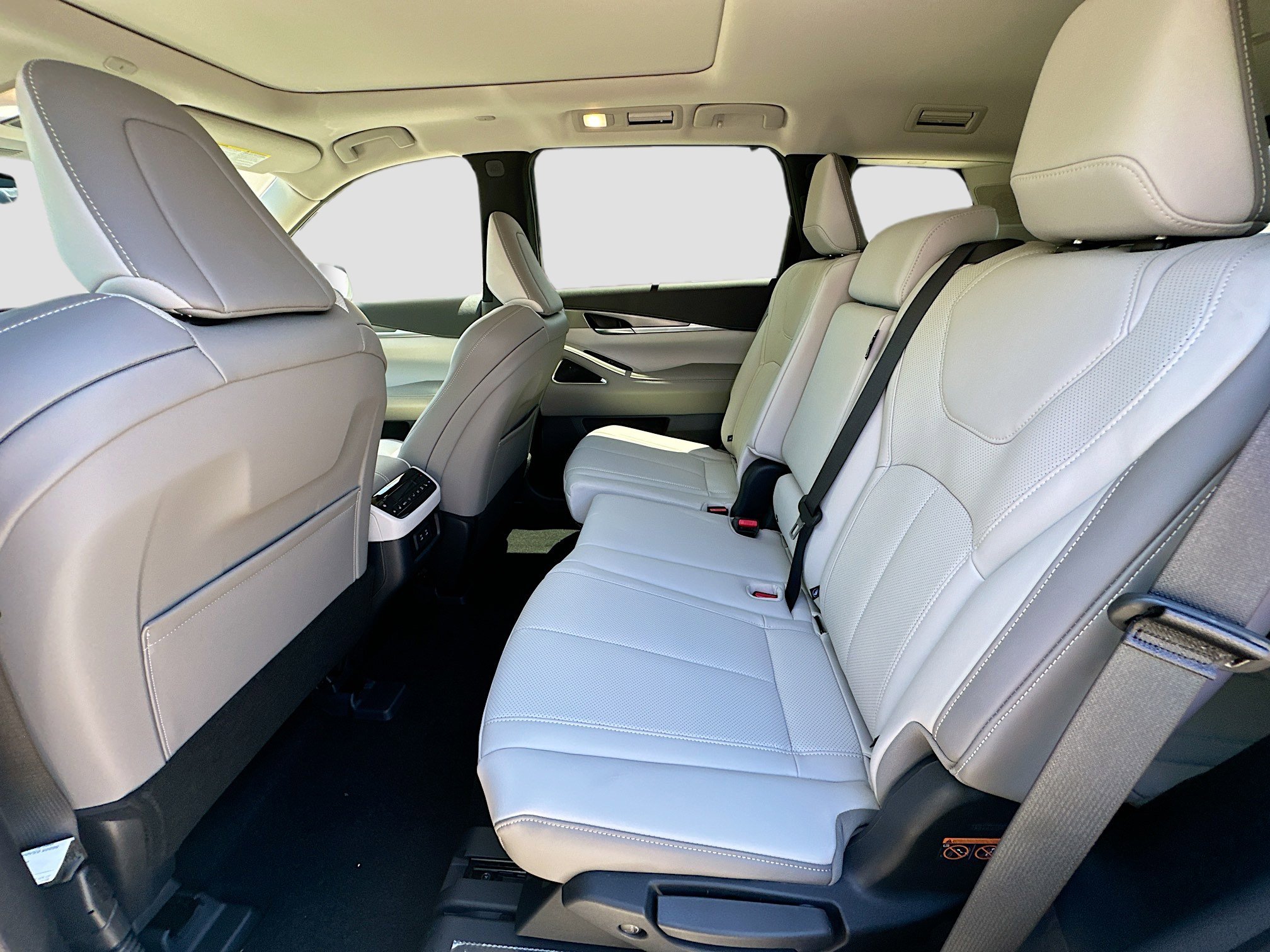 2026 Infiniti QX60 Luxe photo 20