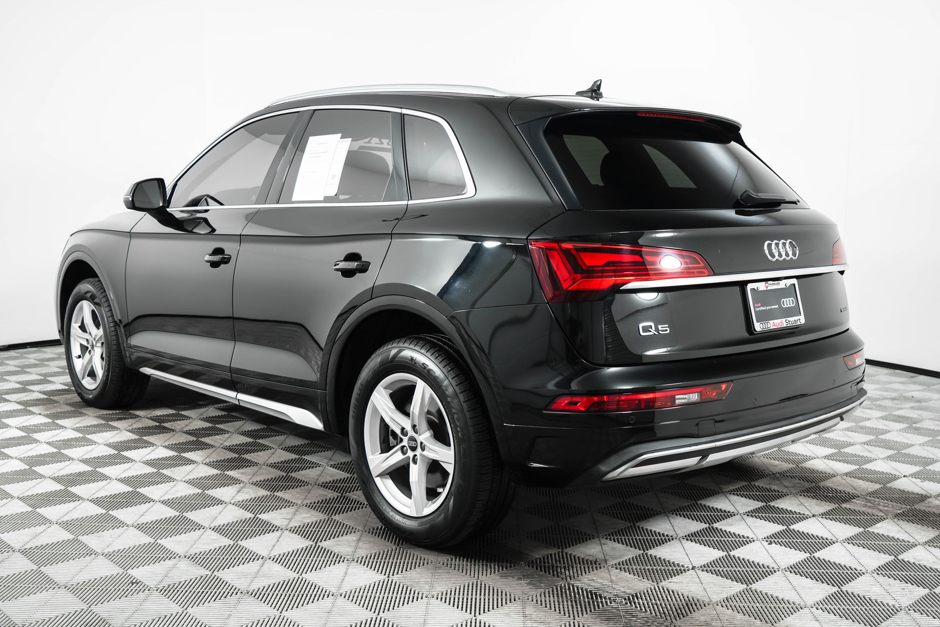 2021 Audi Q5 45 Premium photo 3