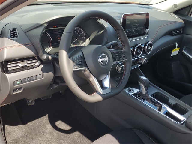 2025 Nissan Sentra SR photo 9