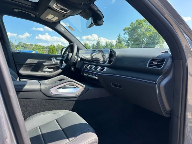 2025 Mercedes Benz GLS 450 4MATIC photo 22