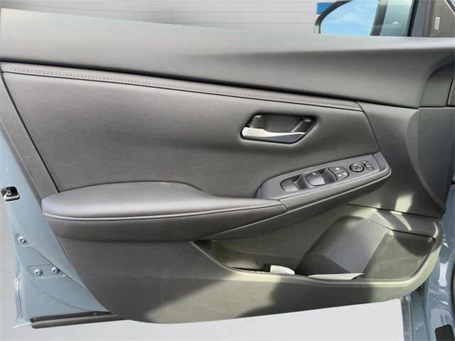 2025 Nissan Sentra SV photo 11