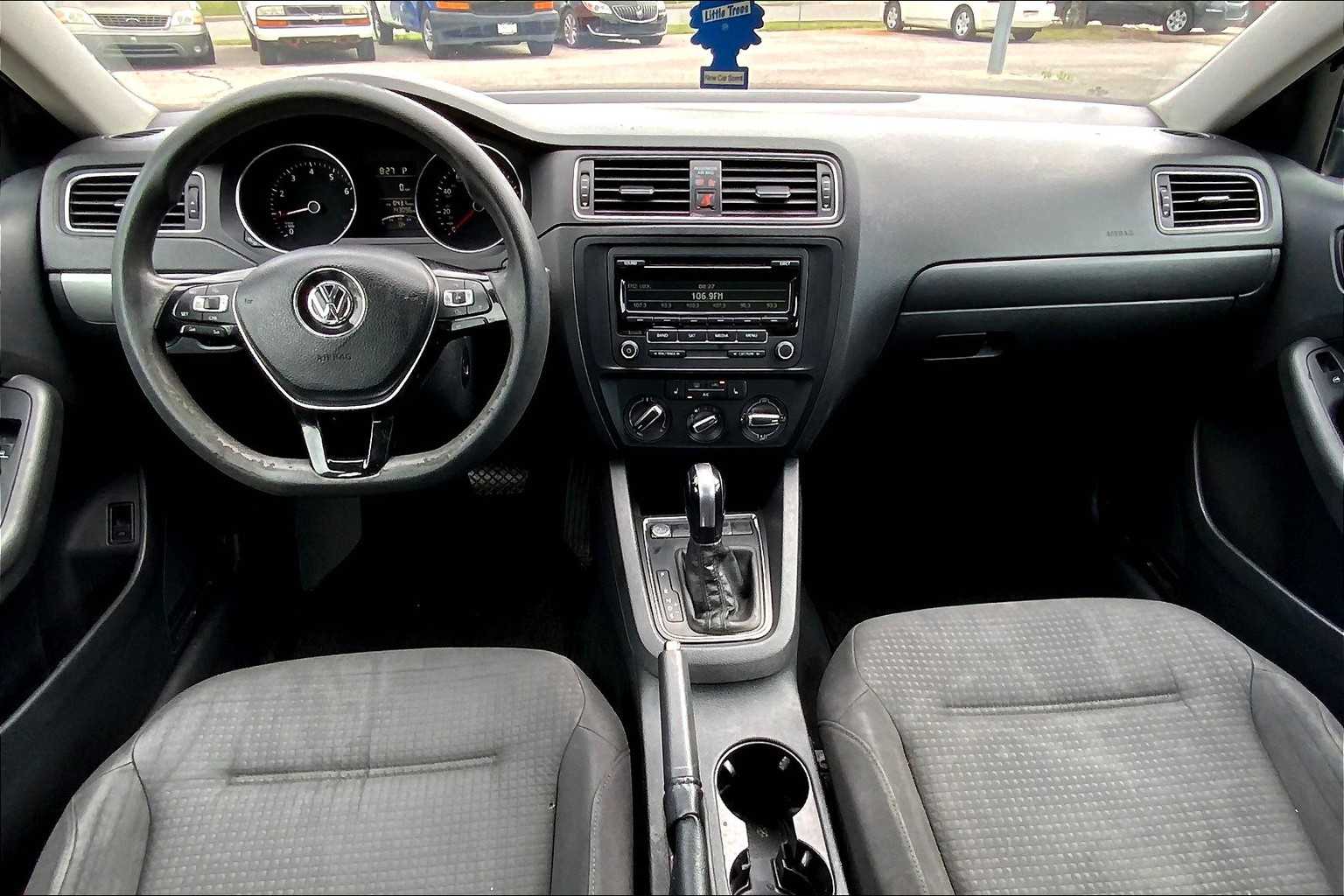 2015 Volkswagen Jetta 1.8T SE photo 13
