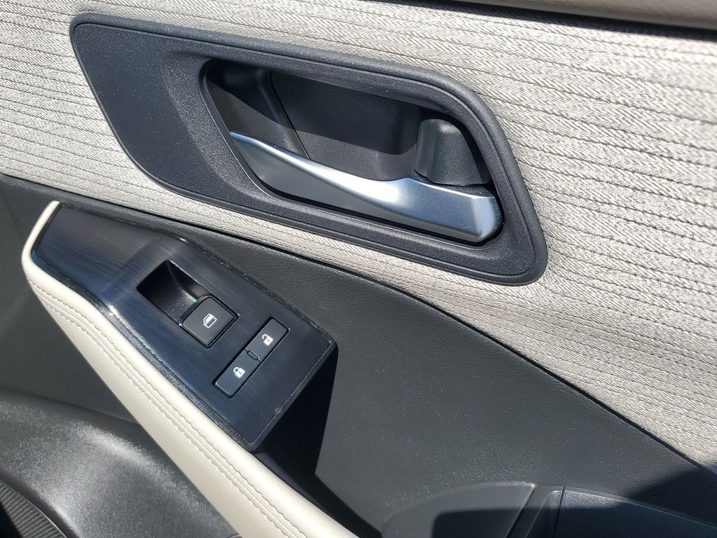2023 Nissan Rogue SV photo 45