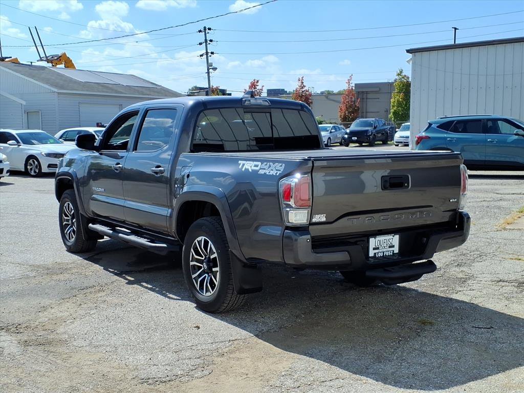 2021 Toyota Tacoma TRD Sport photo 3