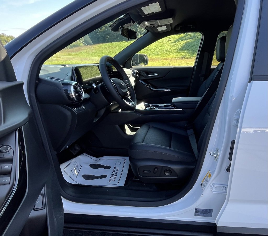 2026 Chevrolet Equinox LT photo 11