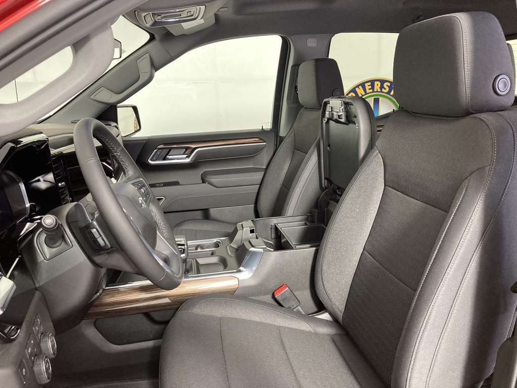 2026 Chevrolet Silverado 1500 RST photo 9