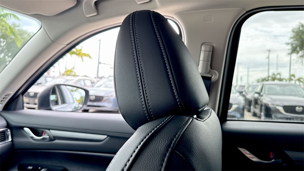 2025 Mazda CX-5 2.5 S Preferred photo 12