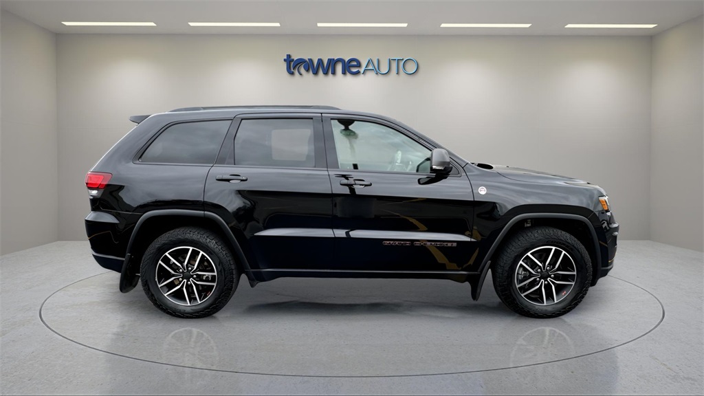 2021 Jeep Grand Cherokee Trailhawk photo 3